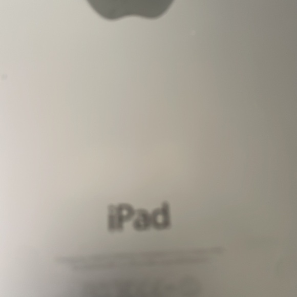 Apple iPad mini 7.9in WiFi 16GB iOS 6 Tablet free charger included - Picture 6 of 7